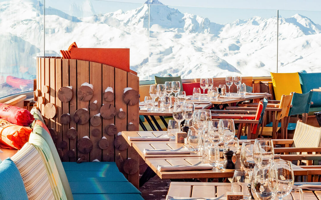 Service furniture for restaurants’ outdoor areas